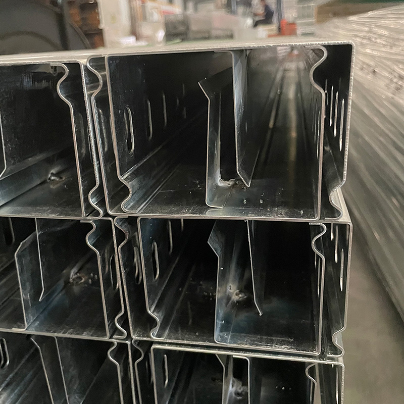 Kendinden Kilitlenen Kablo Kanalı