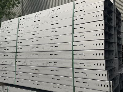 Delikli tepsi köprüsü