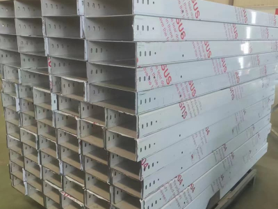 Çelik yapı köprüsü