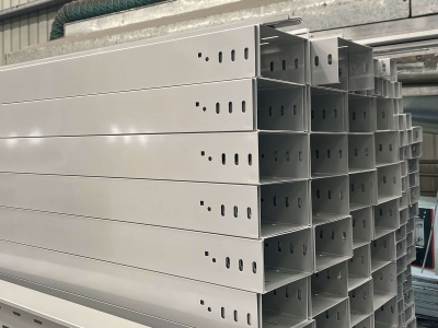 Yanmaz kablo tepsisi