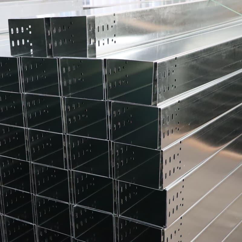 Kablo tepsisi ve kablo merdiveni