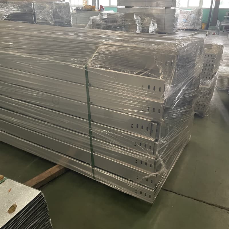 Çelik yapı köprüsü